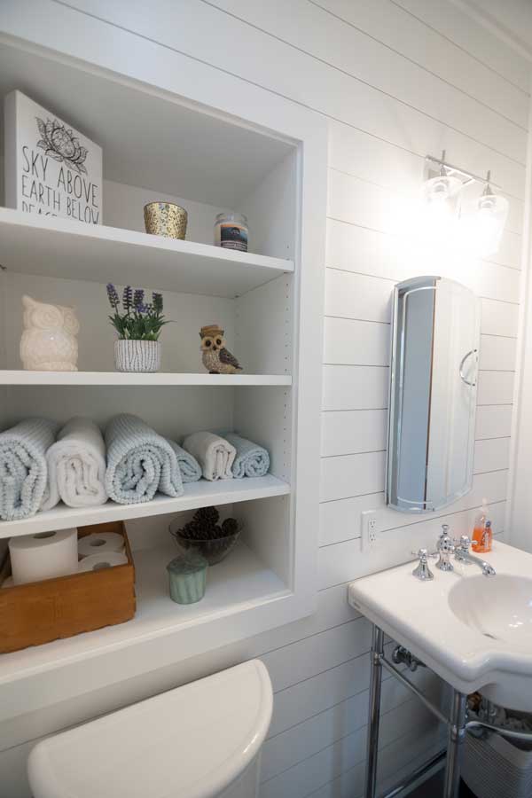 After---Powder-Room-Built-in-Shelving